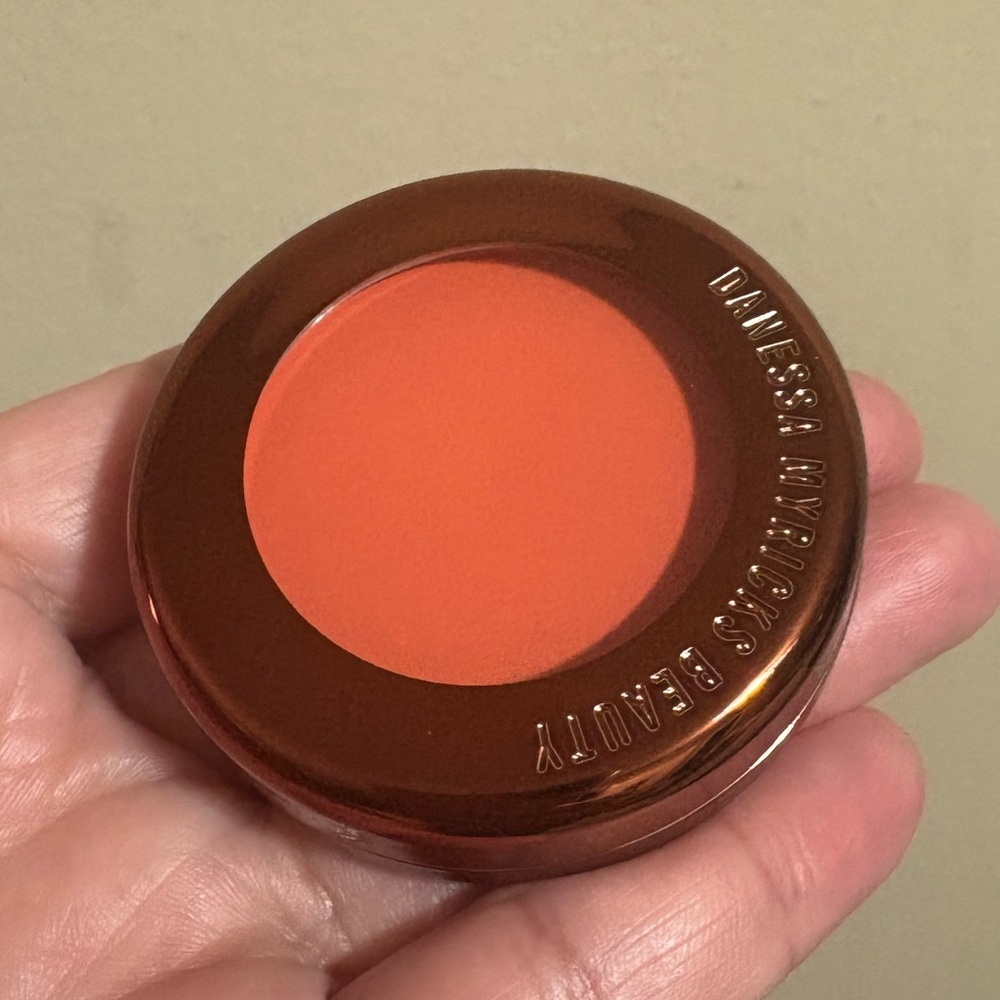 Danessa Myricks Beauty Yummy Skin Blurring Balm Powder - in BELLINI Brand New - Picture 8 of 10